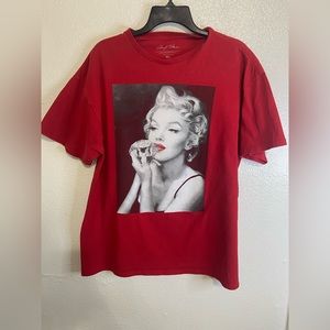 Marilyn Monroe diamond kiss, luscious T-shirt, size XL